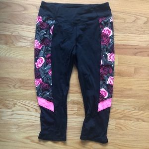 Betsey Johnson cropped leggings with roses…